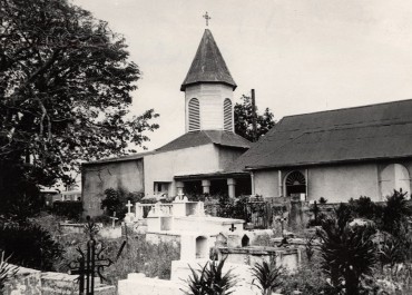 Église et cimetière de Goyave / Consulter le document sur Pireneas
