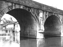 Saint-Palais, pont sur la Bidouze / Consulter le document sur Pireneas