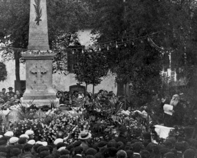 Inauguration du Monuments aux Morts à Hasparren